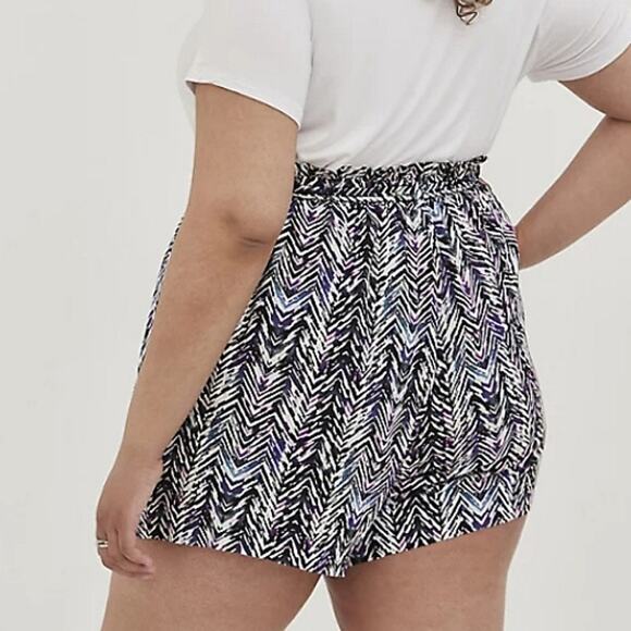 TORRID SHORTS PLUS SIZE 2X COMFORTABLE PULL ON PAPERBAG TIE WAIST SOFT CHEVRON - Picture 7 of 10